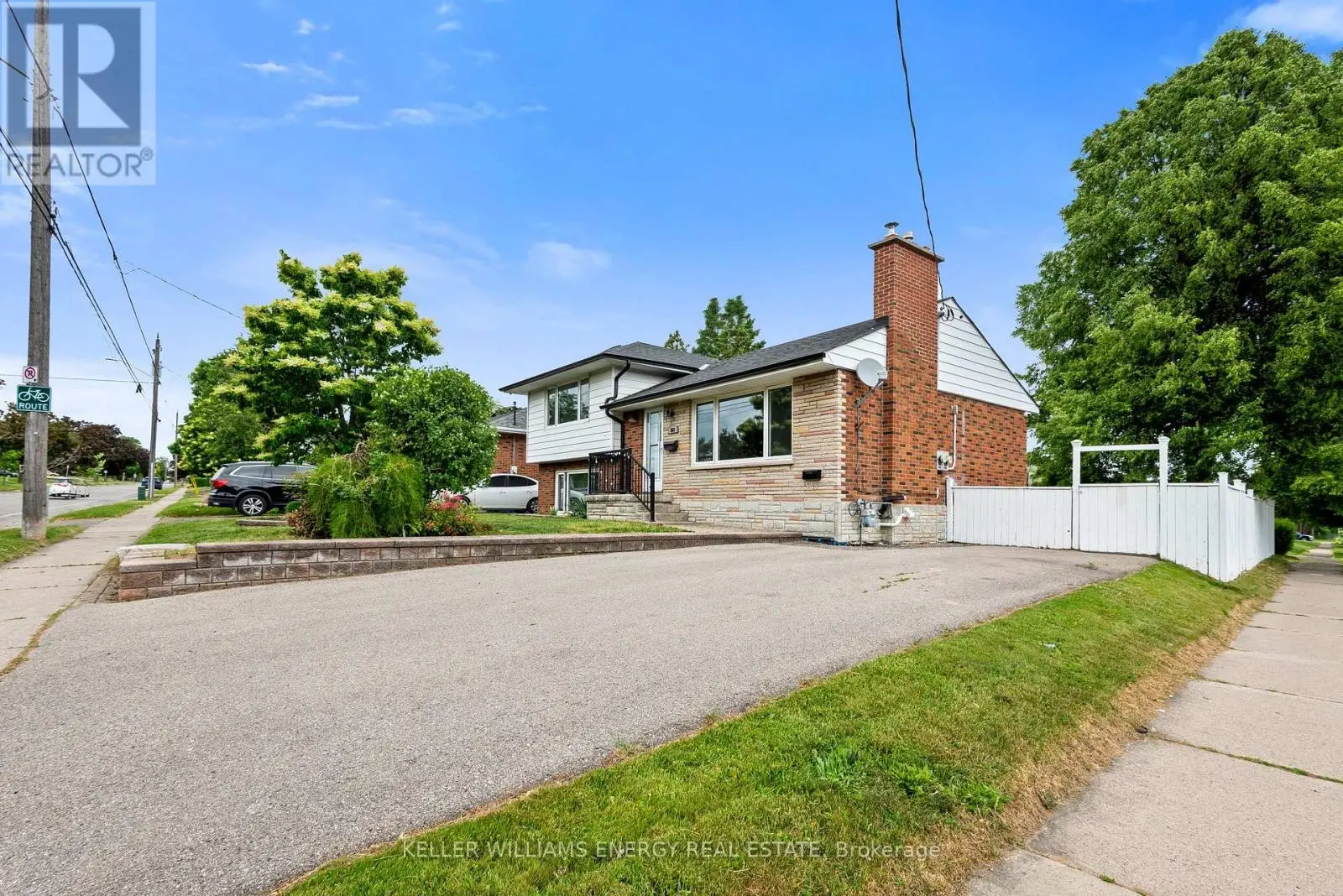 569 Gibbons Street, Oshawa, Ontario  L1J 4Z7 - Photo 3 - E12238740