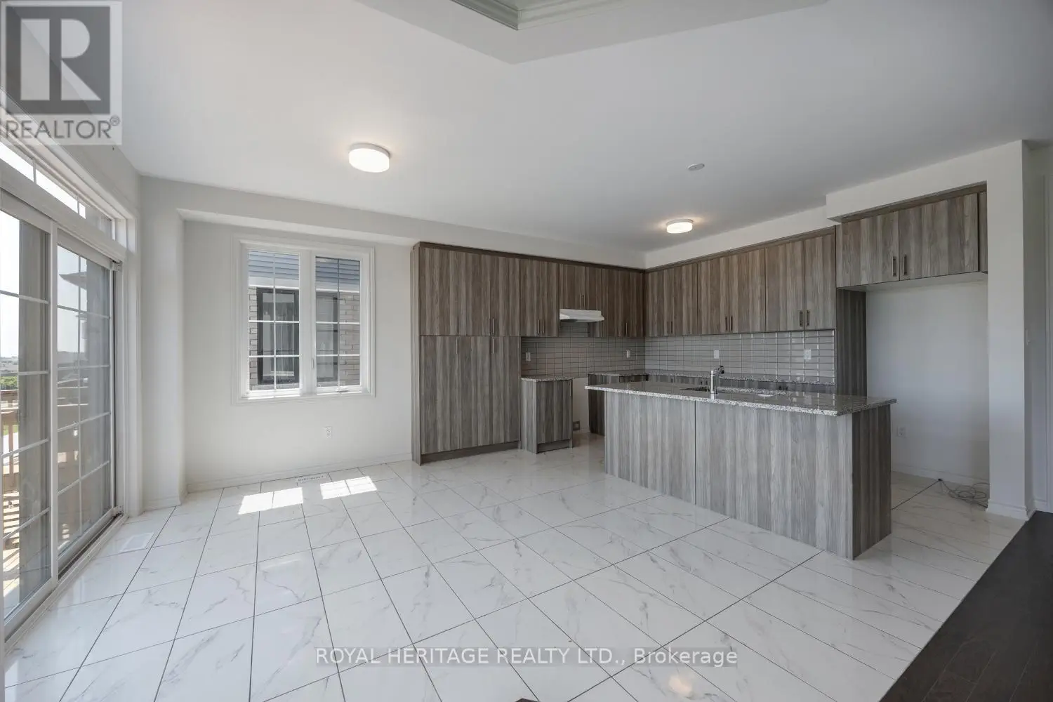 1010 Trailsview Avenue, Cobourg, Ontario  K9A 4J6 - Photo 3 - X12218827