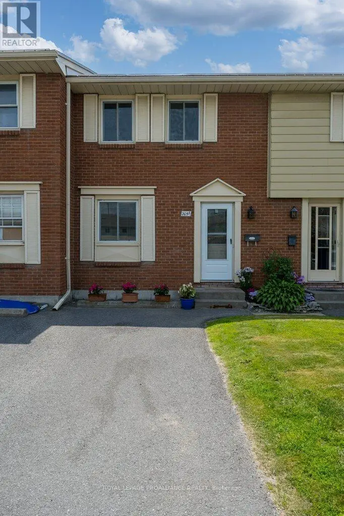 12 - 205c North Park Street, Belleville, Ontario  K8P 4T9 - Photo 1 - X12238944