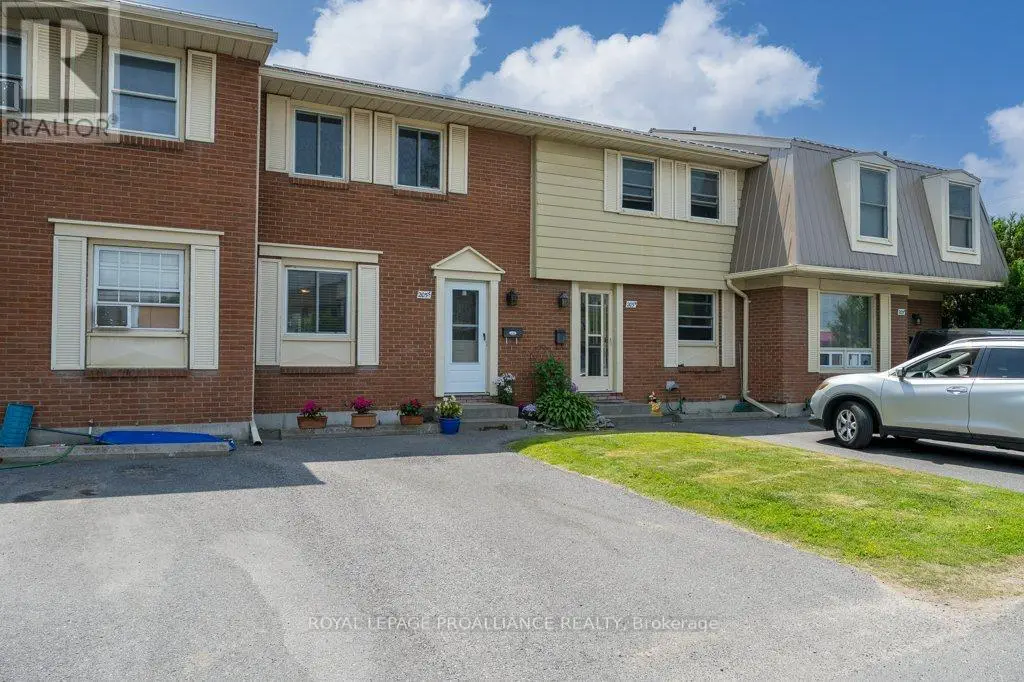 12 - 205c North Park Street, Belleville, Ontario  K8P 4T9 - Photo 3 - X12238944