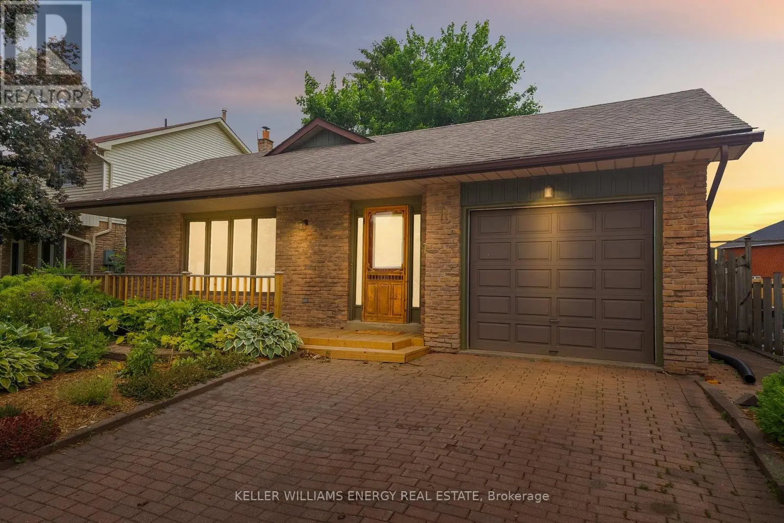 11 Pilkington Crescent, Whitby, Ontario  L1N 6E8 - Photo 1 - E12238996