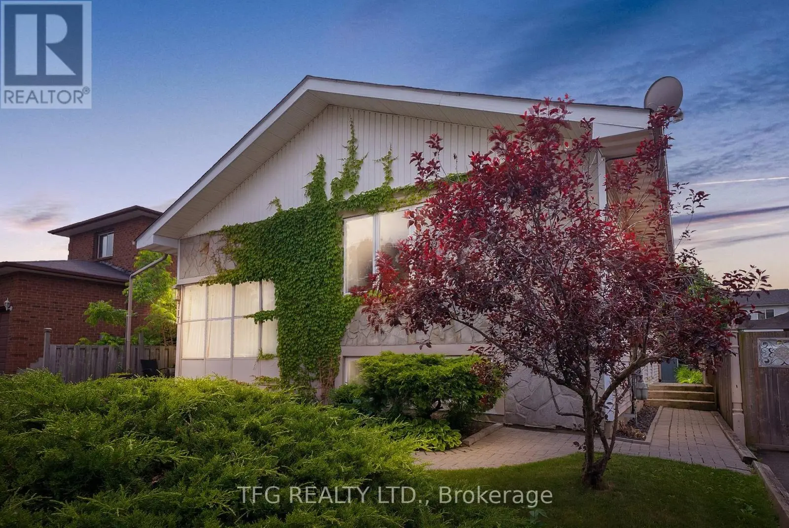 717 Keates Avenue, Oshawa, Ontario  L1H 7Y3 - Photo 2 - E12239359