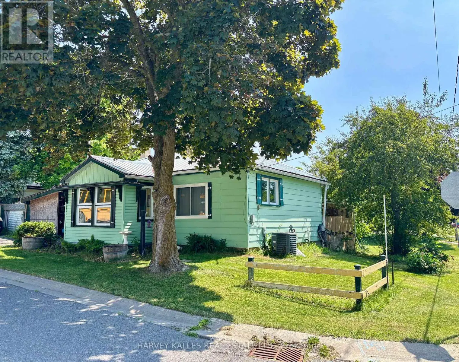 30 Maitland Street, Prince Edward County, Ontario  K0K 2T0 - Photo 1 - X11973159