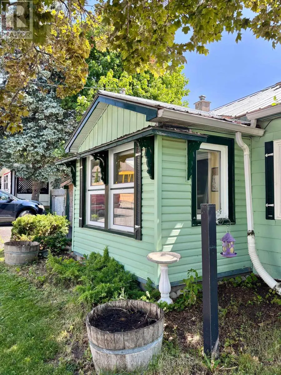 30 Maitland Street, Prince Edward County, Ontario  K0K 2T0 - Photo 2 - X11973159