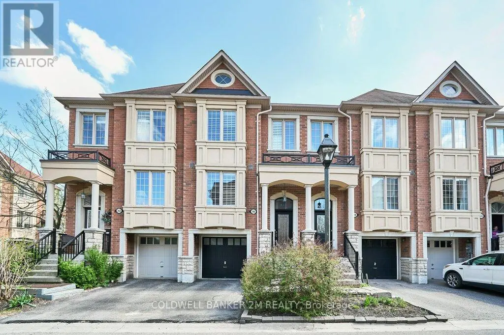 360 Doak Lane, Newmarket, Ontario  L3Y 0A7 - Photo 2 - N12239551