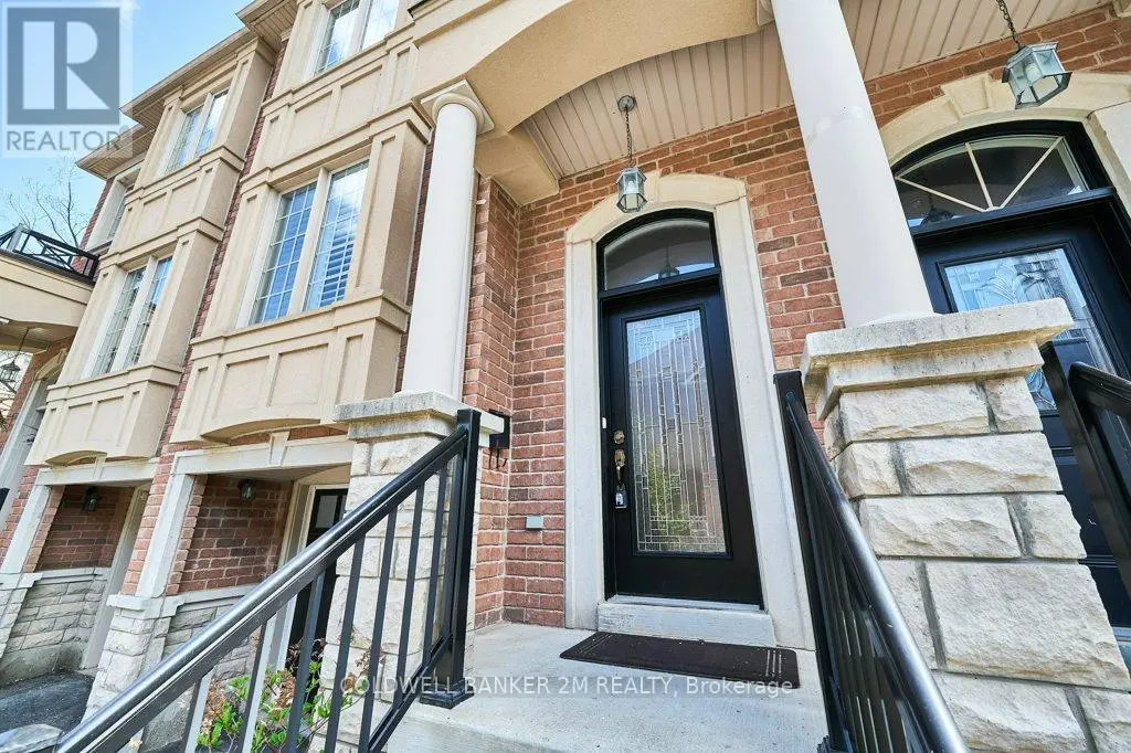 360 Doak Lane, Newmarket, Ontario  L3Y 0A7 - Photo 3 - N12239551