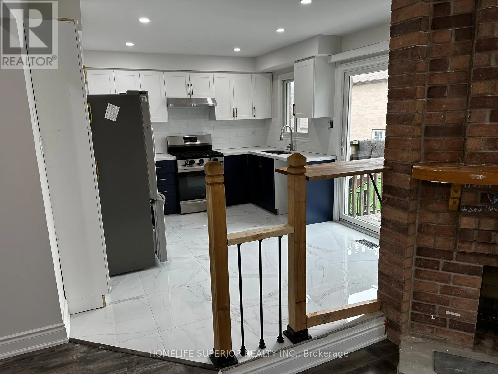 Main - 9 Nuttall Street, Brampton, Ontario  L6S 4W3 - Photo 2 - W12239588