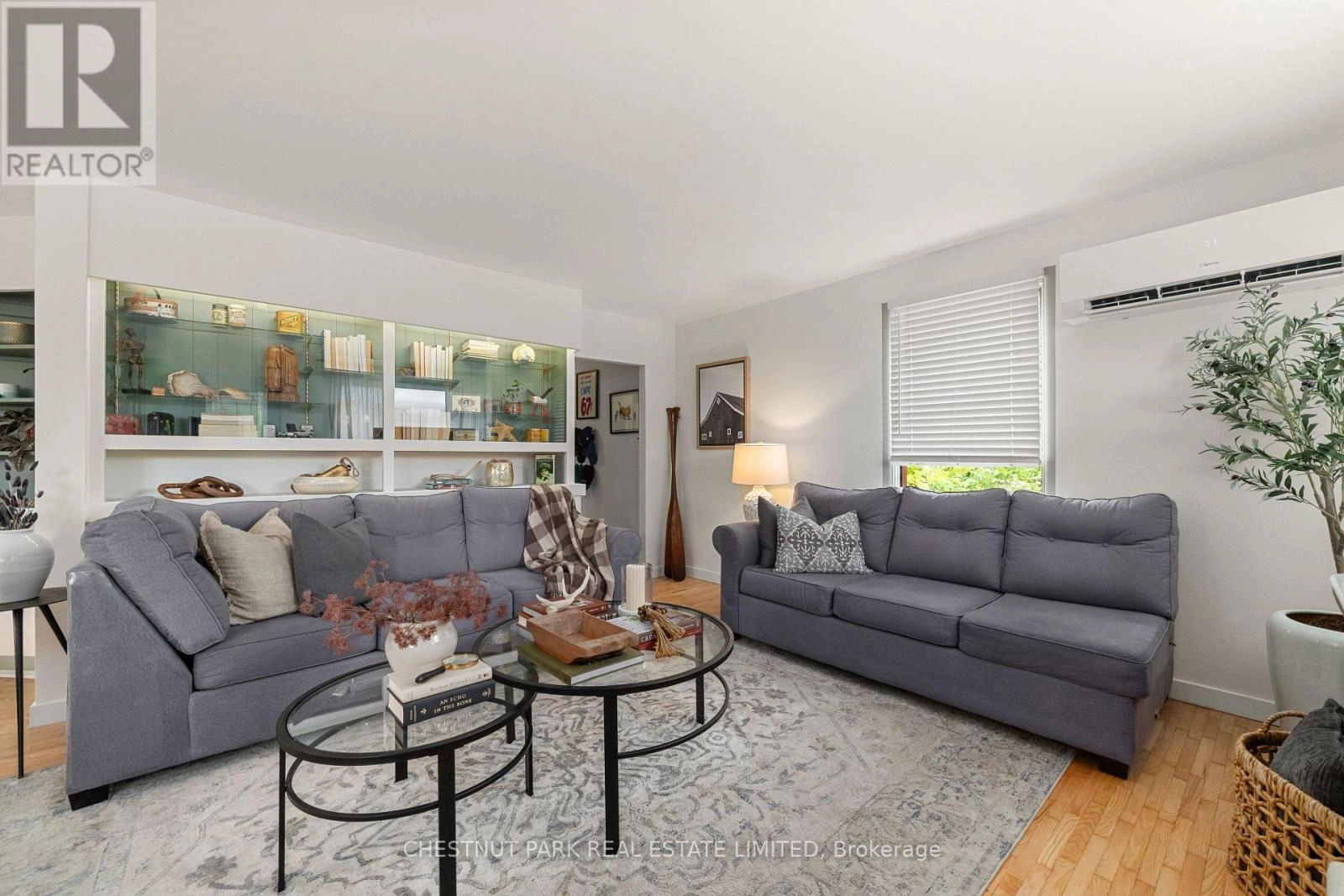 6 East Mary Street, Prince Edward County, Ontario K0K 2T0 - Photo 5 - X12239691