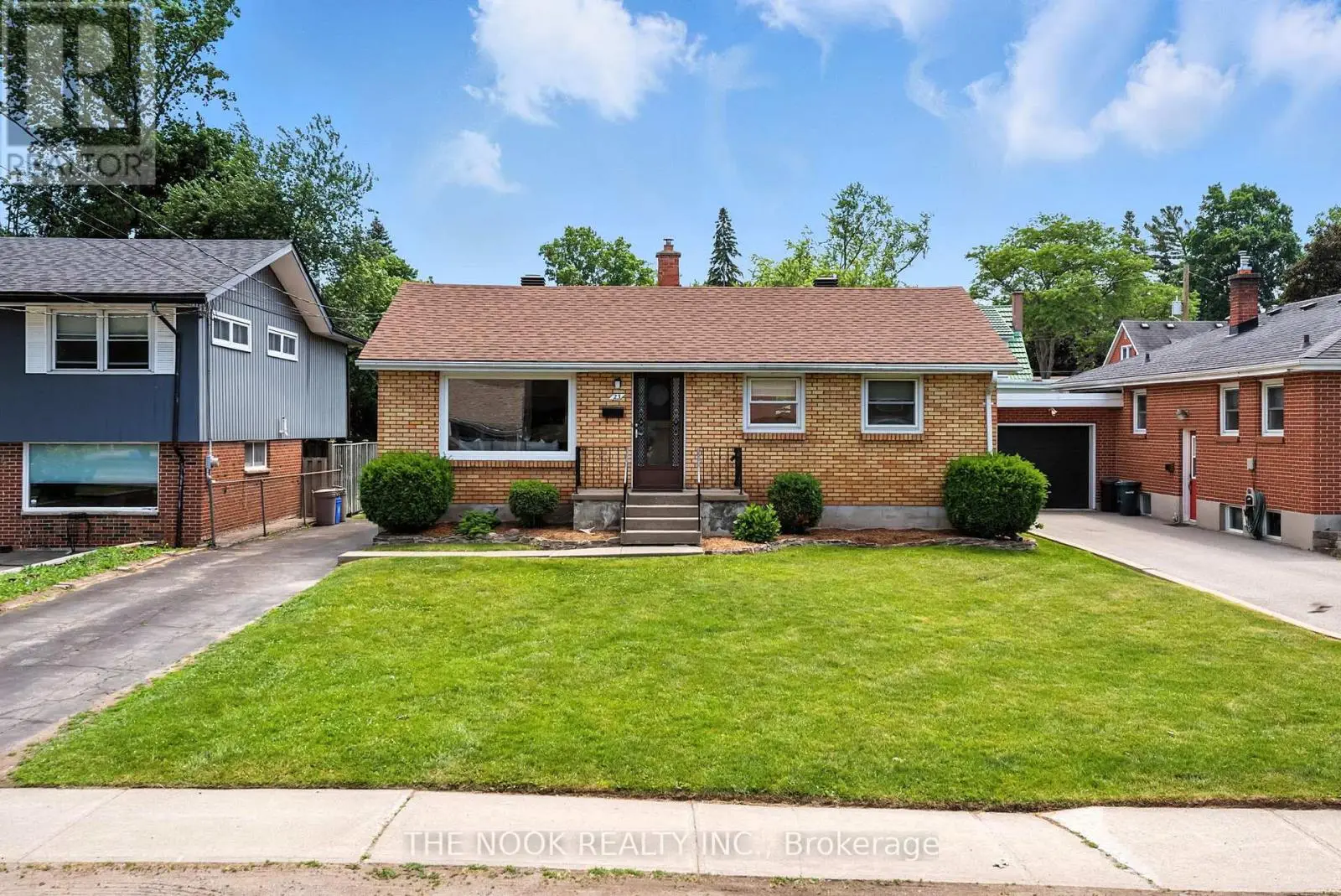 23 Hyde Park Avenue, Belleville, Ontario  K8N 2K1 - Photo 1 - X12239727