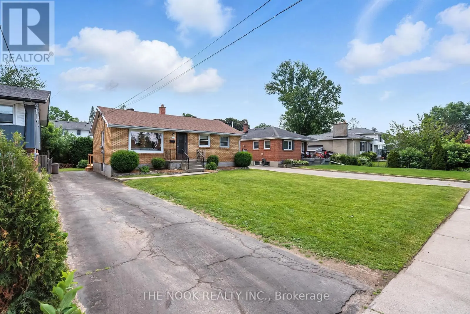 23 Hyde Park Avenue, Belleville, Ontario  K8N 2K1 - Photo 2 - X12239727