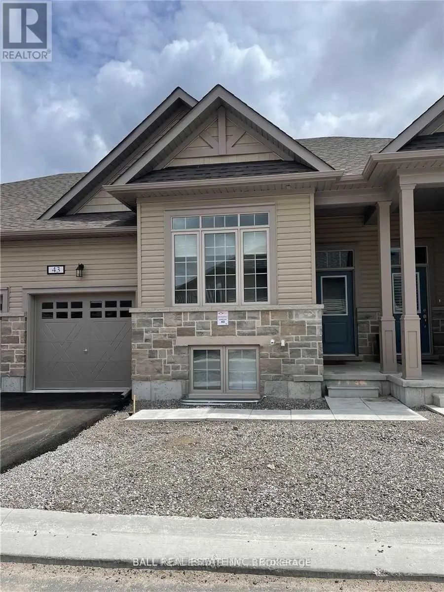 43 - 17 Lakewood Crescent, Kawartha Lakes, Ontario  K0M 1A0 - Photo 2 - X12239533