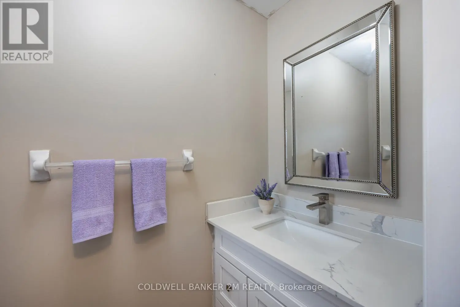 1220 Margate Drive, Oshawa, Ontario  L1K 2V5 - Photo 3 - E12240518