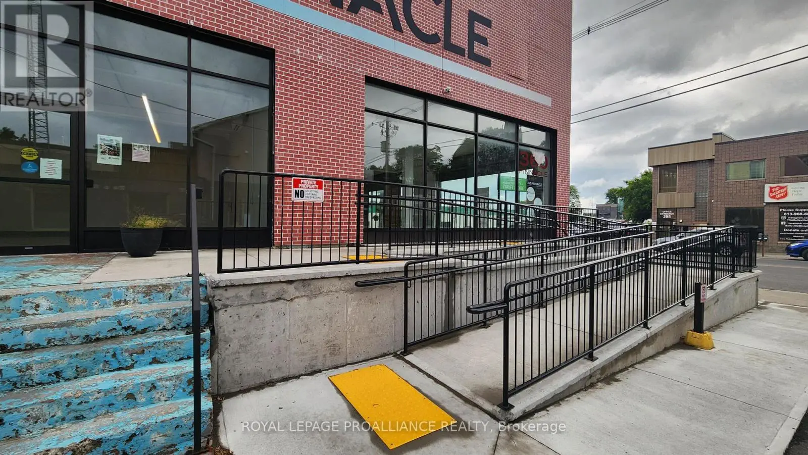 360 Pinnacle Street, Belleville, Ontario  K8N 3B4 - Photo 2 - X12239924