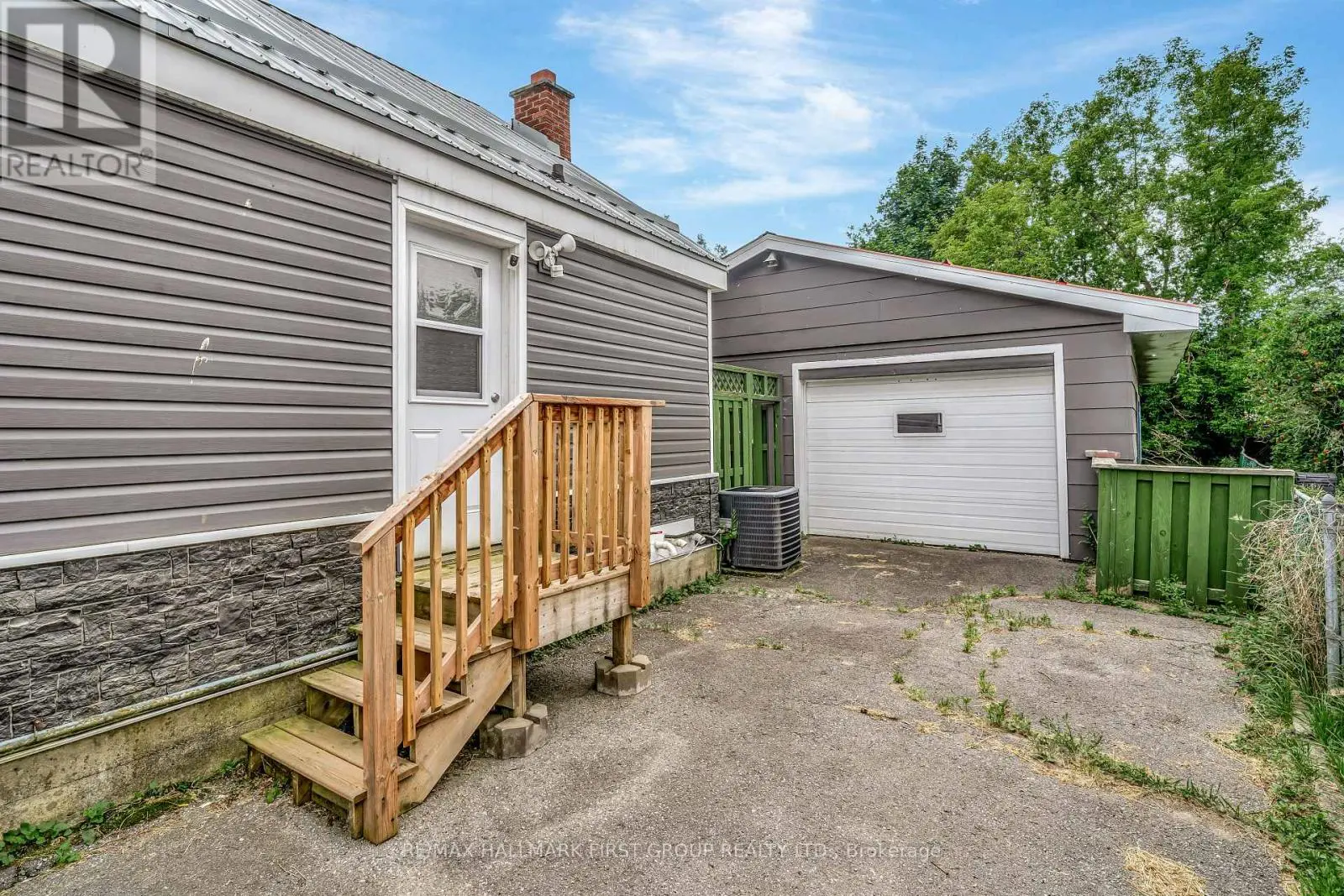 88 Water Street, Quinte West, Ontario  K8V 4M4 - Photo 2 - X12240326