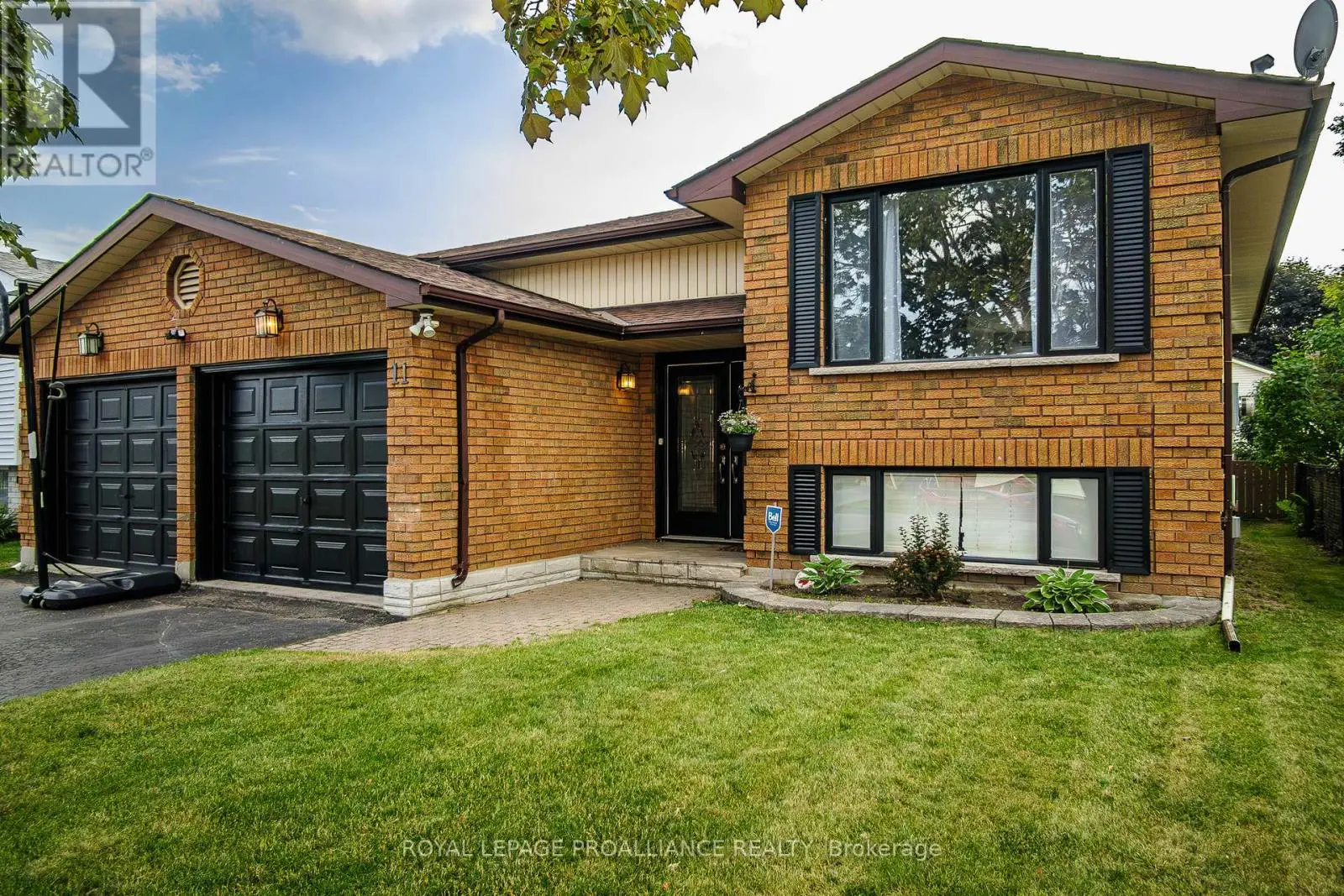 11 SPRINGBROOK CRESCENT, Belleville, Ontario