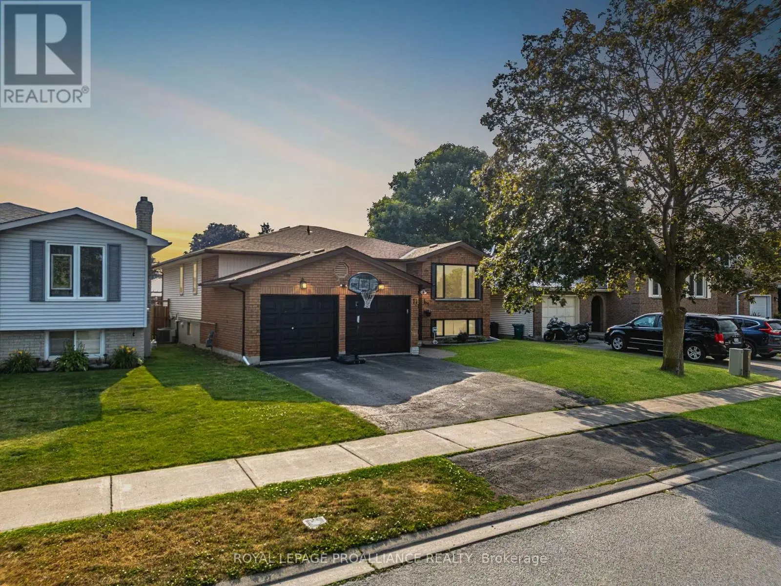 11 Springbrook Crescent, Belleville, Ontario  K8P 5B7 - Photo 2 - X12240335