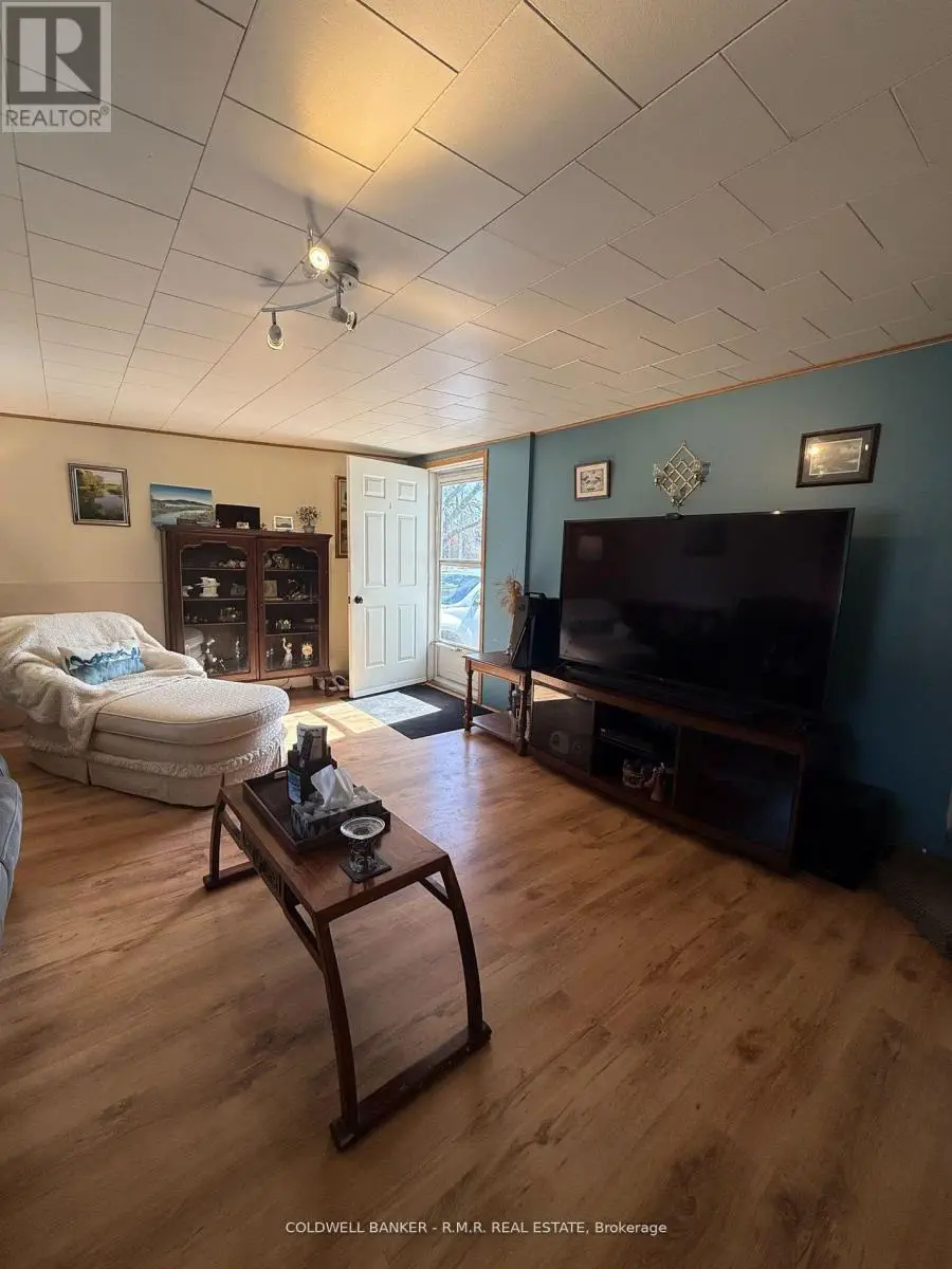 10 Driftwood Crescent, Kawartha Lakes, Ontario  K9V 0K1 - Photo 3 - X12240340