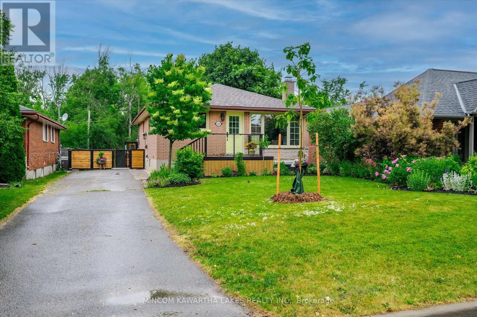 484 Raymond Street, Peterborough North, Ontario  K9H 5M8 - Photo 2 - X12240348