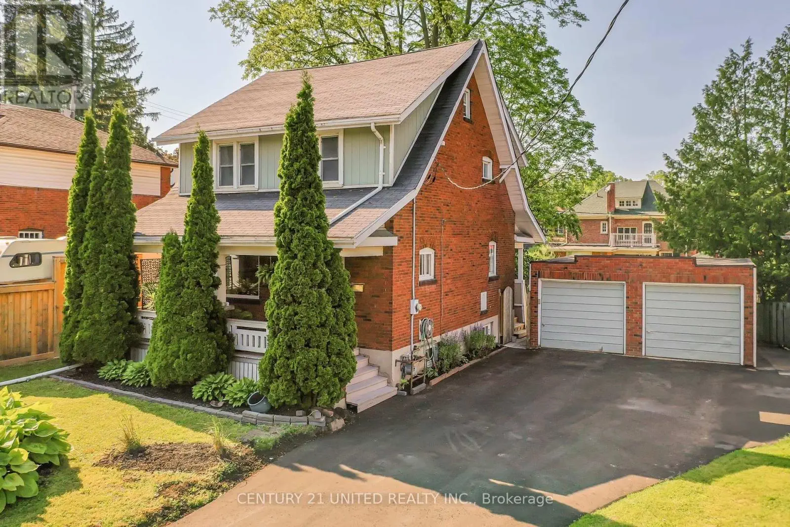 624 Charlotte Street, Peterborough Central, Ontario  K9J 2W8 - Photo 1 - X12240637