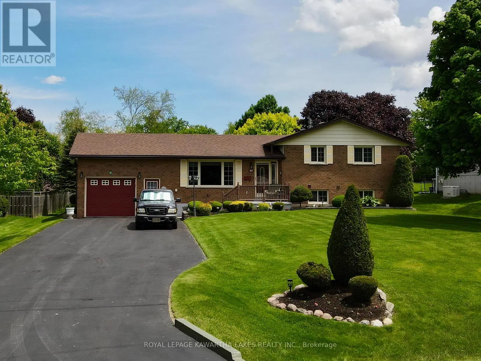 30 Grant Drive, Kawartha Lakes, Ontario  K0M 2M0 - Photo 1 - X12240707
