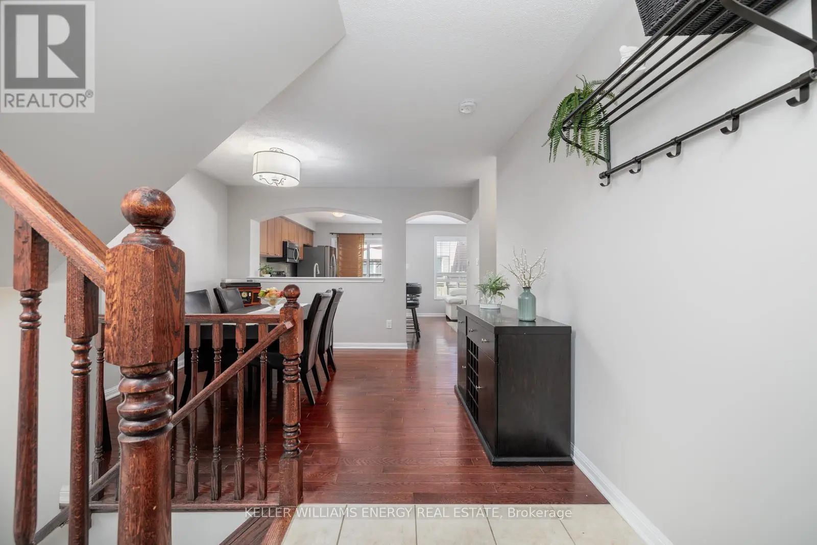 926 Burrows Gate, Milton, Ontario  L9T 0K7 - Photo 2 - W12241204
