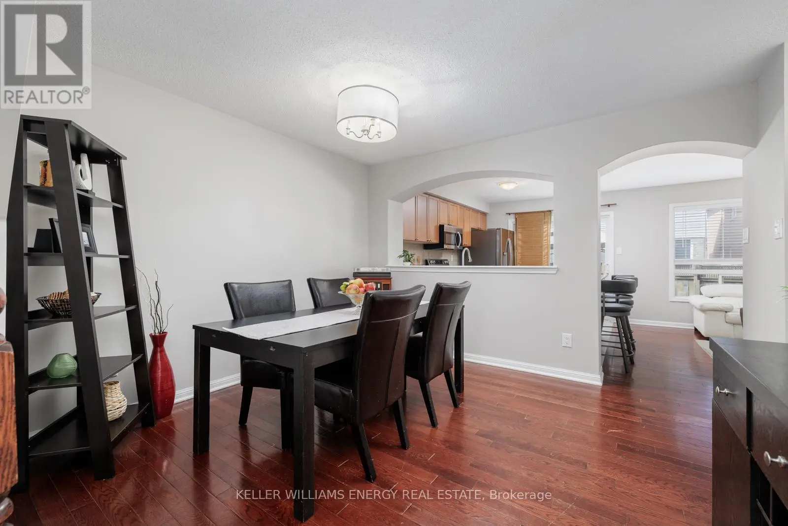 926 Burrows Gate, Milton, Ontario  L9T 0K7 - Photo 3 - W12241204