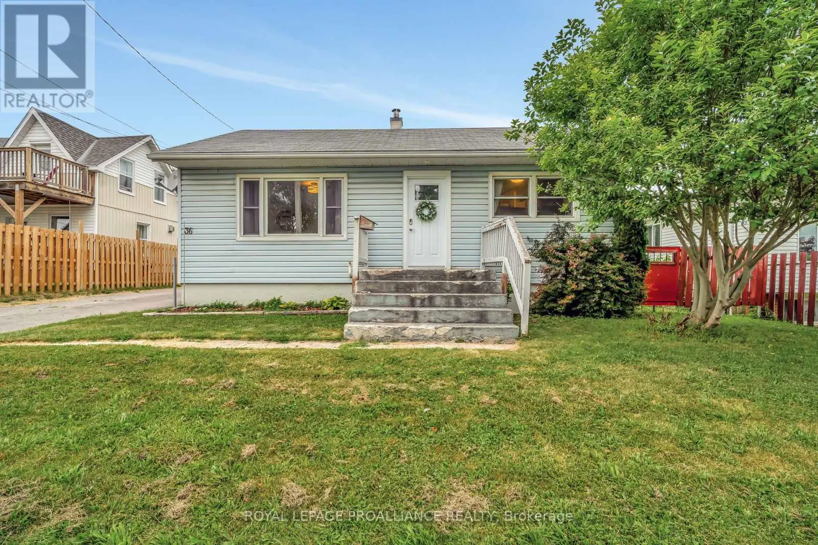 36 Alfred Street, Quinte West, Ontario  K8V 2B1 - Photo 2 - X12241605