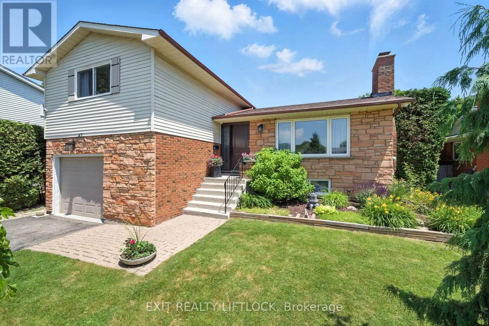 47 Martindale Street, Oshawa, Ontario  L1H 6W7 - Photo 1 - E12242128