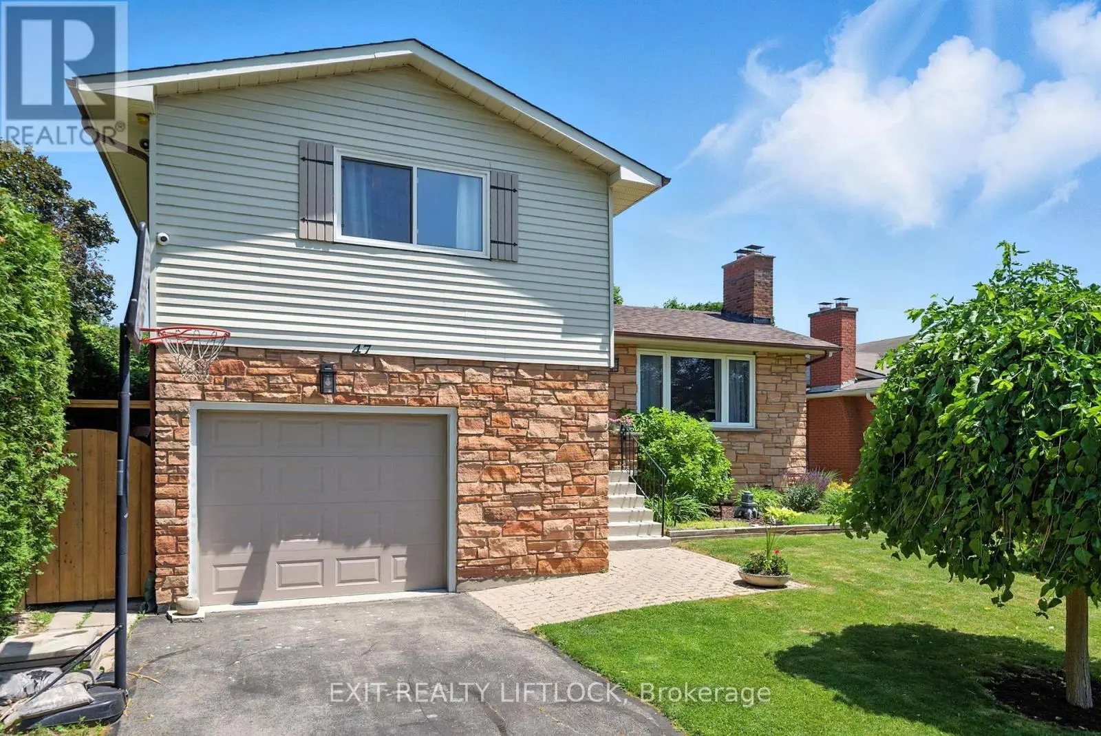 47 Martindale Street, Oshawa, Ontario  L1H 6W7 - Photo 3 - E12242128