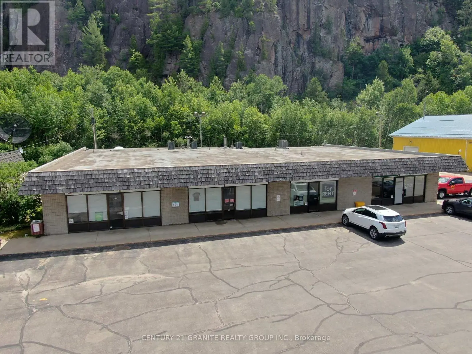 229 - 225-231 Hastings Street N, Bancroft, Ontario  K0L 1C0 - Photo 2 - X12242437
