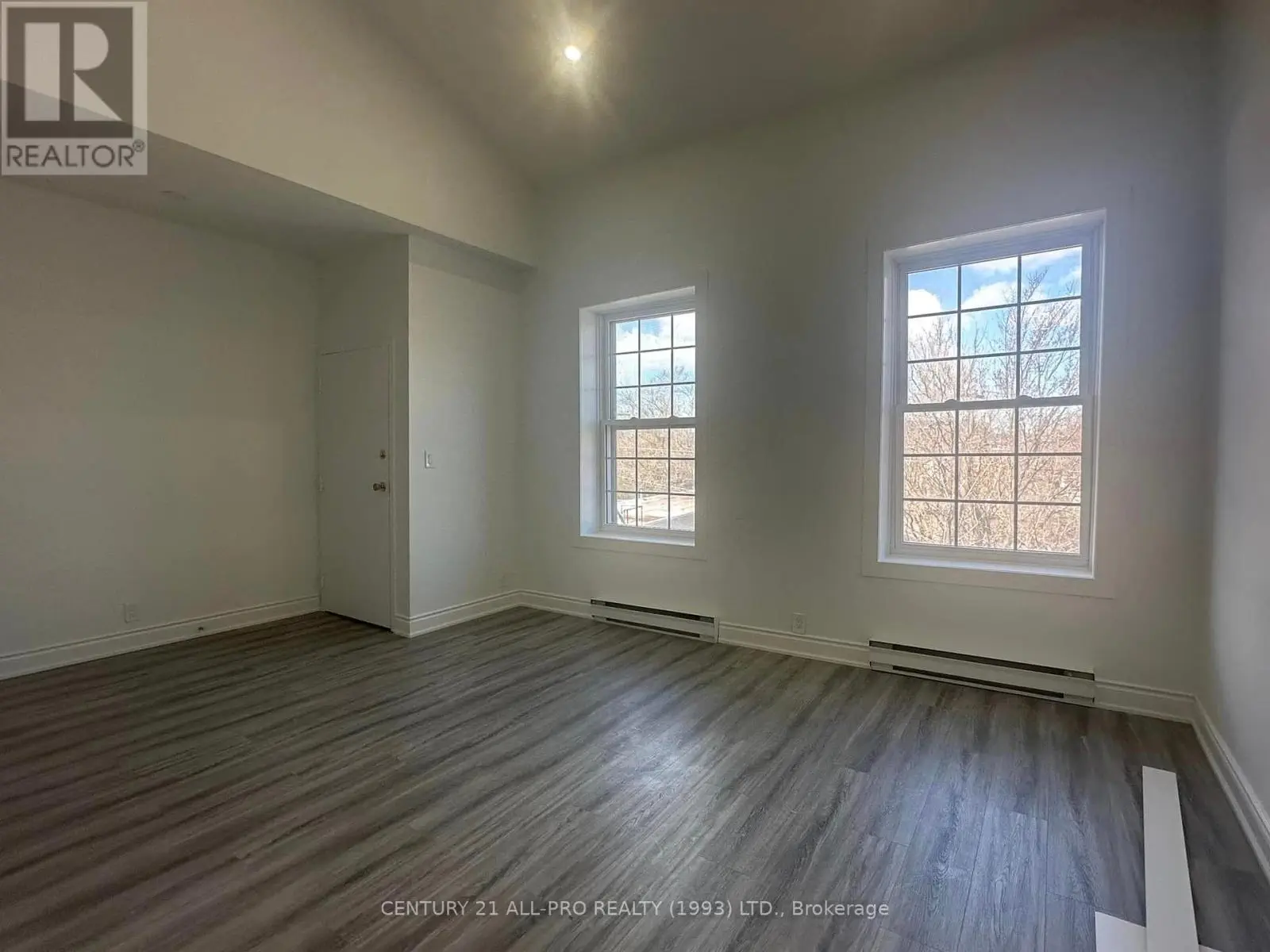Unit 4 - 82 King Street W, Cobourg, Ontario  K9A 2M3 - Photo 2 - X12242544
