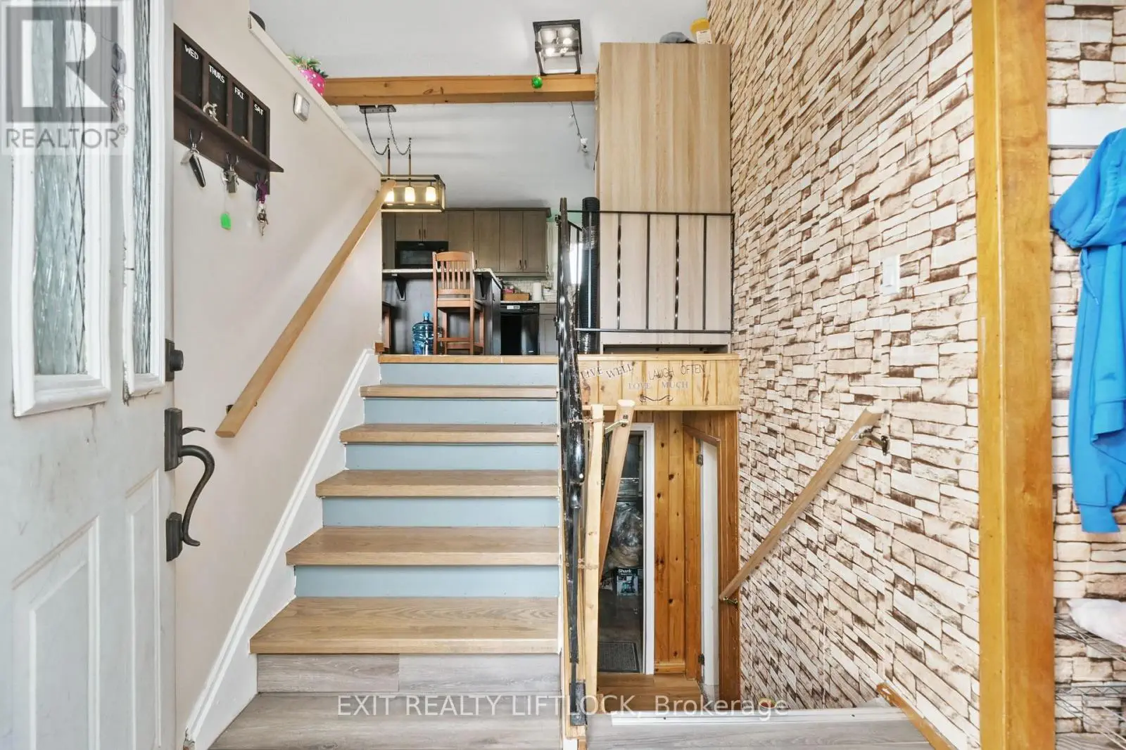 1688 Tara Road, Selwyn, Ontario  K9J 6X2 - Photo 2 - X12242953