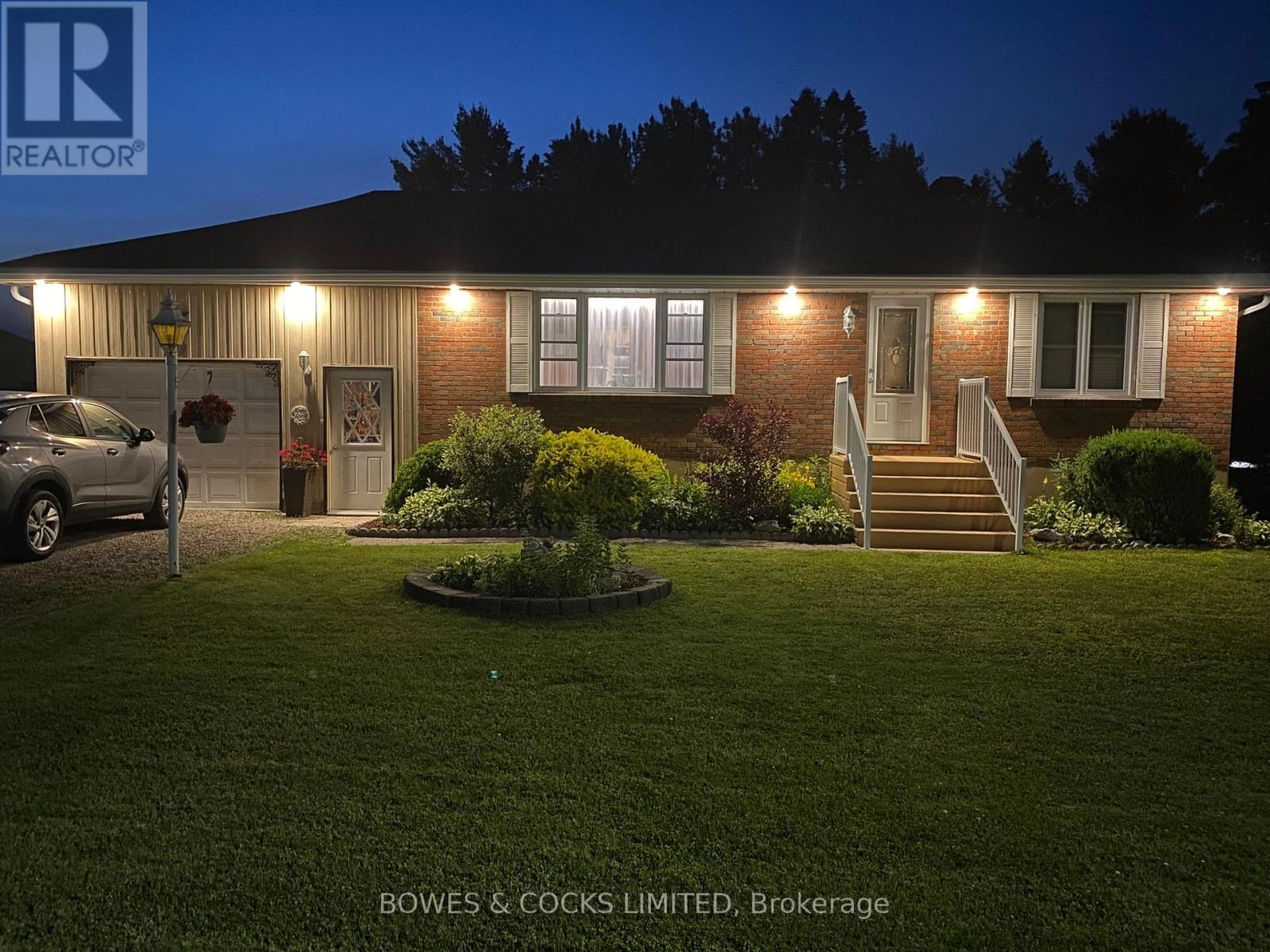 99 Maple Street, Bancroft, Ontario  K0L 1C0 - Photo 1 - X12239446