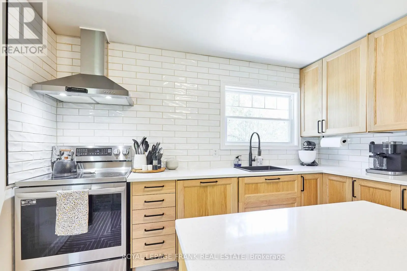 181 Furnace Street, Cobourg, Ontario  K9A 2E7 - Photo 3 - X12243678
