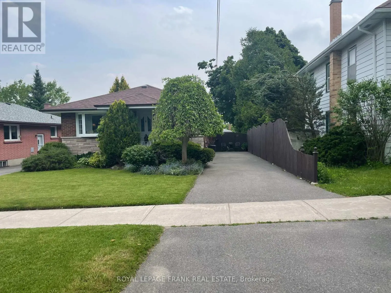 385 Bellevue Street, Peterborough North, Ontario  K9H 5G3 - Photo 3 - X12208839