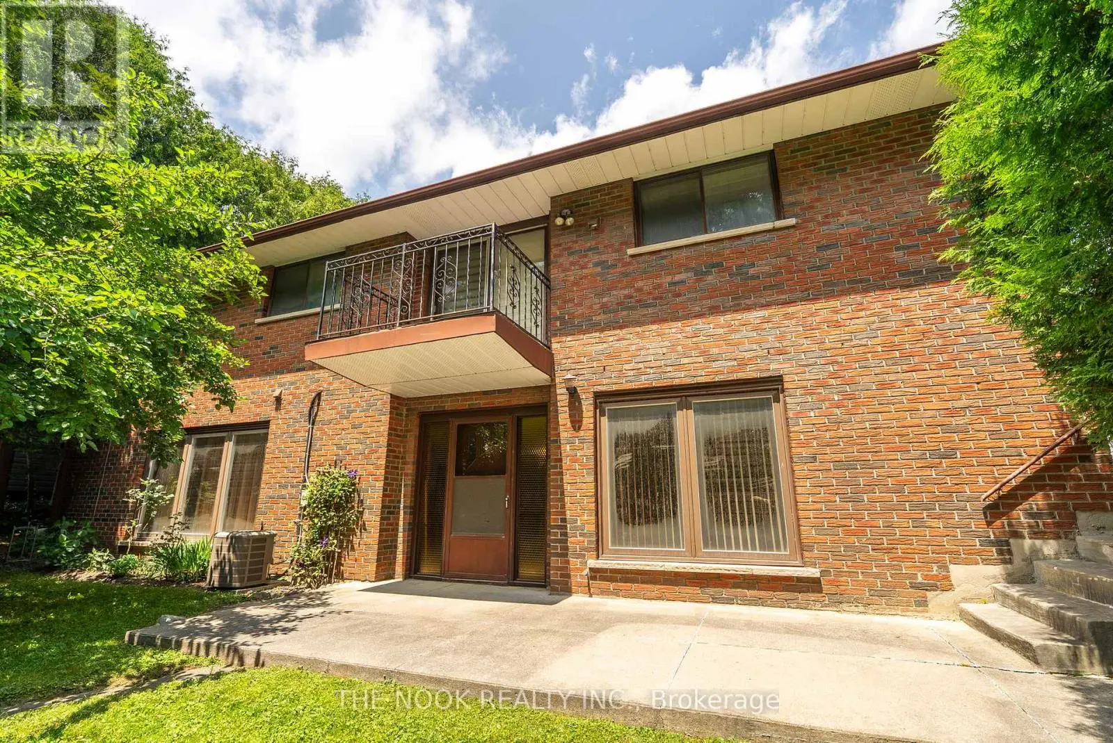 351 Rossland Road E, Oshawa, Ontario  L1G 2X2 - Photo 3 - E12244470