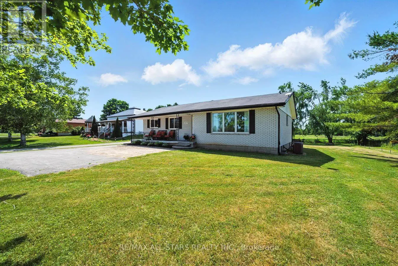 425 Cameron Street E, Brock, Ontario  L0E 1E0 - Photo 2 - N12244403