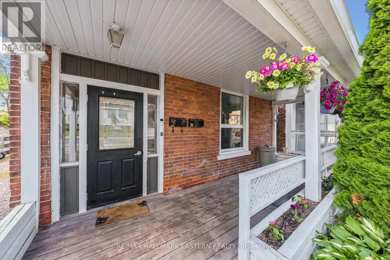 213 Brock Street, Peterborough Central, Ontario  K9H 2P6 - Photo 2 - X12244408