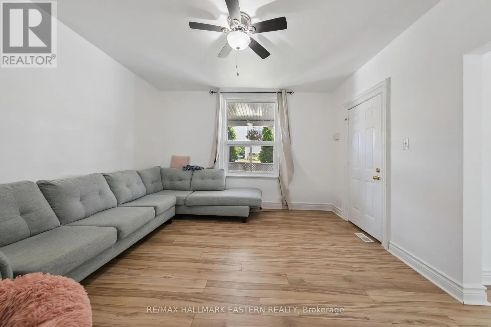 213 Brock Street, Peterborough Central, Ontario  K9H 2P6 - Photo 3 - X12244408