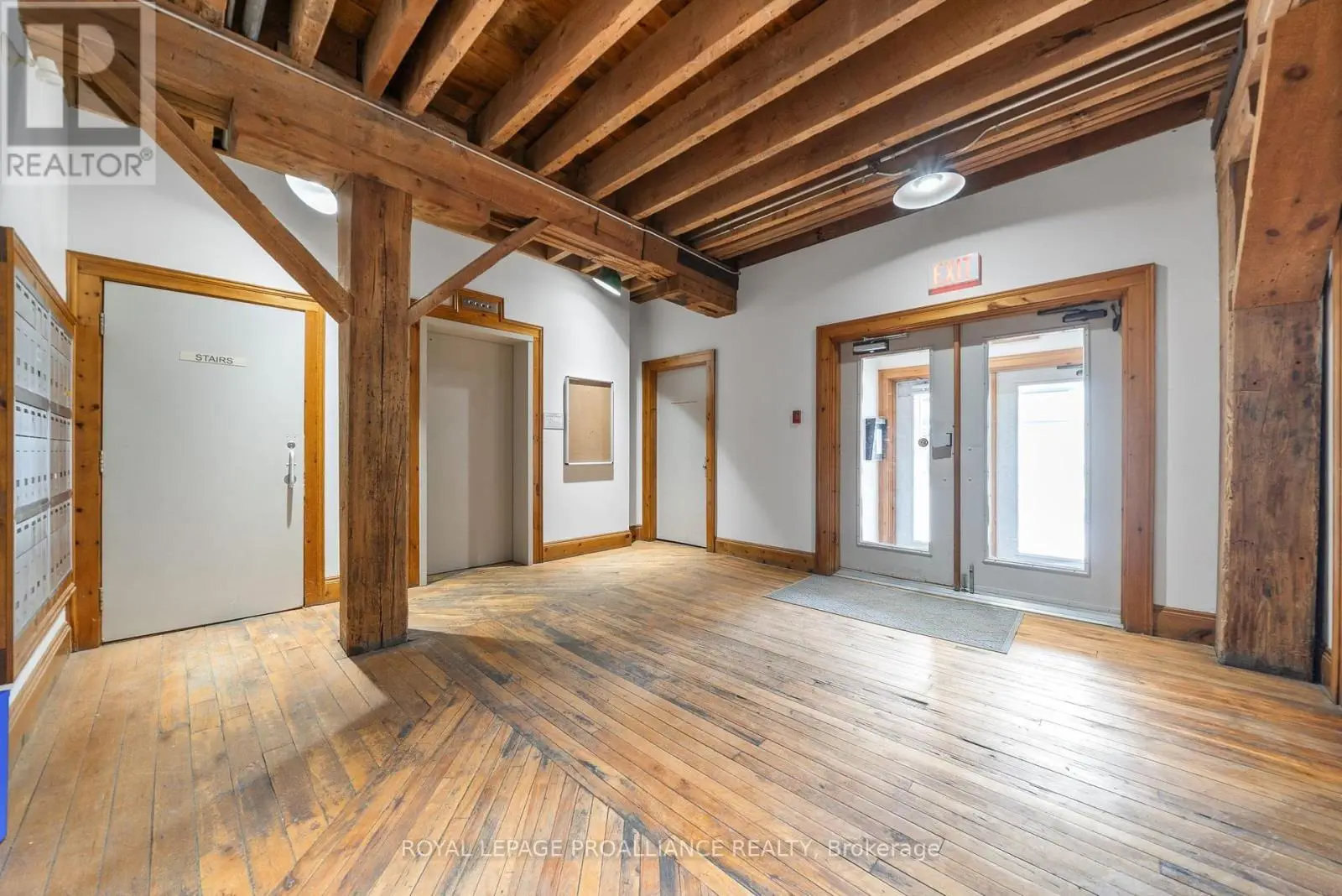 302 - 172 Main Street, Prince Edward County, Ontario  K0K 2T0 - Photo 3 - X12227274