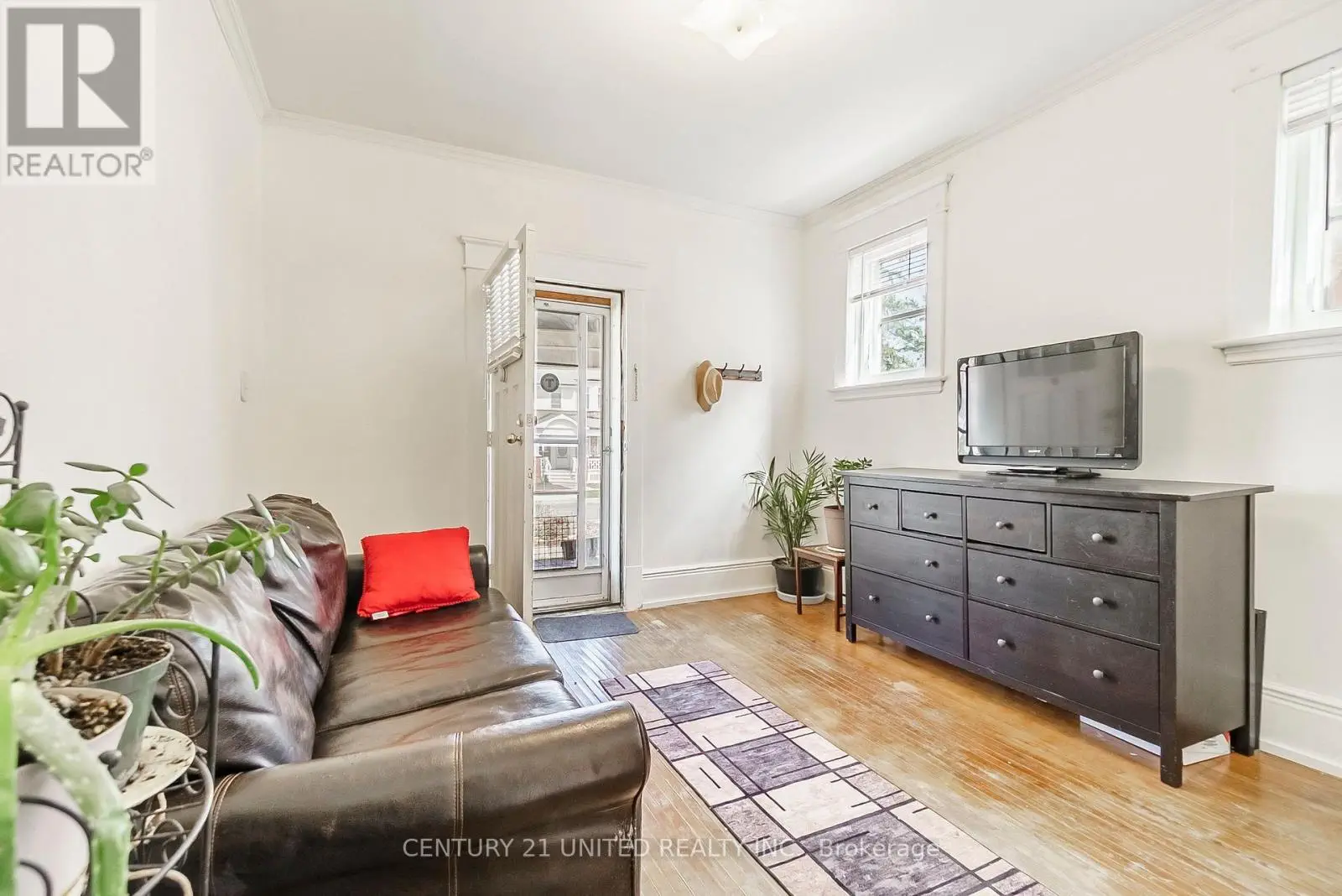319 Elias Avenue, Peterborough Central, Ontario  K9J 5G8 - Photo 2 - X12244863