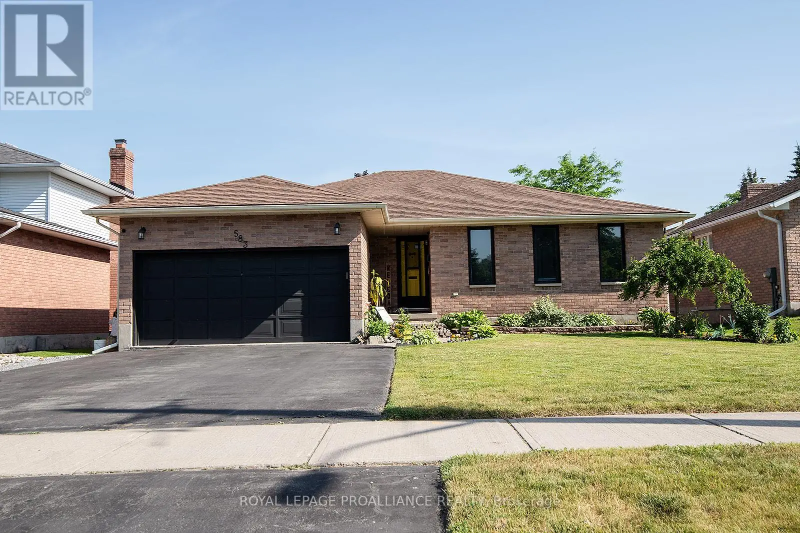 583 Victoria Avenue, Belleville, Ontario  K8N 2G8 - Photo 1 - X12245146