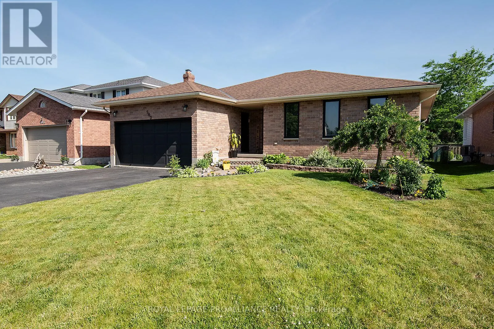 583 Victoria Avenue, Belleville, Ontario  K8N 2G8 - Photo 2 - X12245146