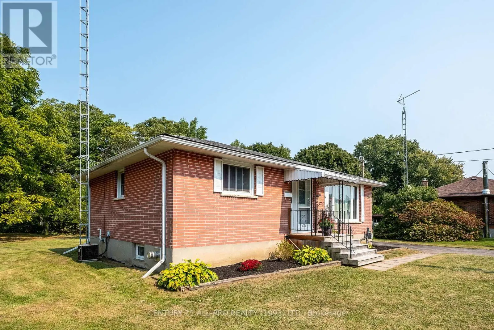 224 Nickerson Drive, Cobourg, Ontario  K9A 1A5 - Photo 3 - X12061169