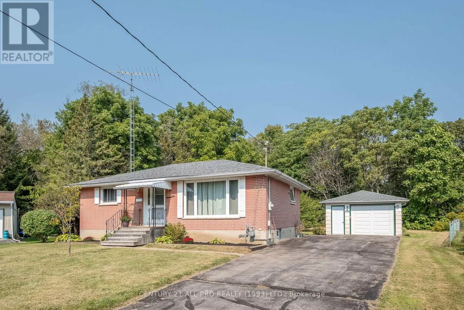 224 Nickerson Drive, Cobourg, Ontario  K9A 1A5 - Photo 2 - X12061169
