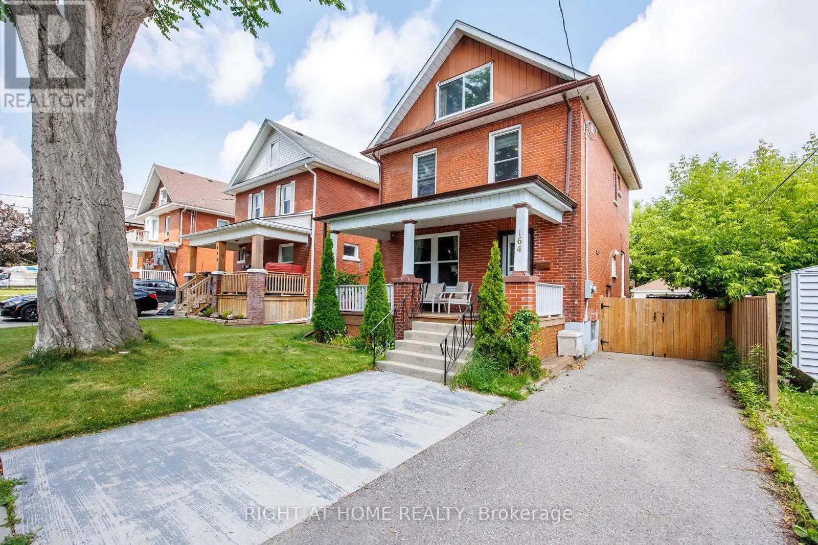 164 Elgin Street E, Oshawa, Ontario  L1G 1T3 - Photo 2 - E12245715