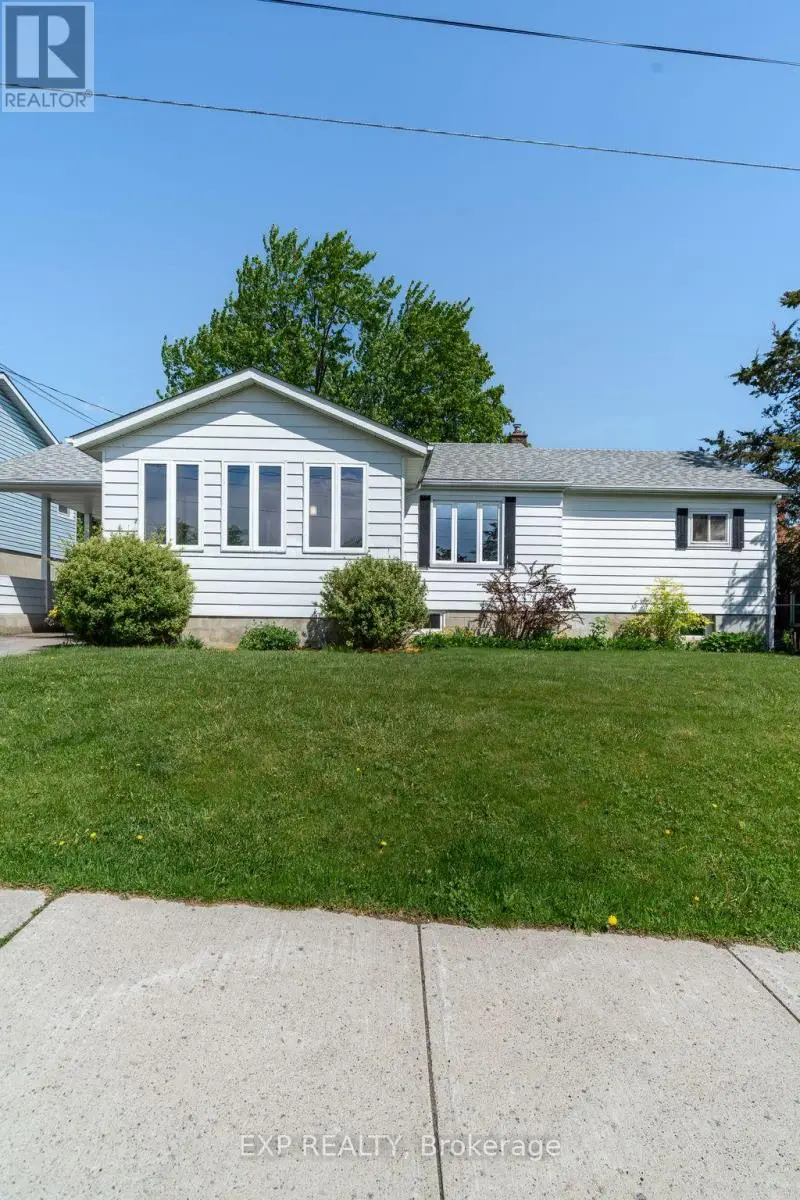 66 North Park Gardens, Belleville, Ontario  K8P 2M3 - Photo 2 - X12245775