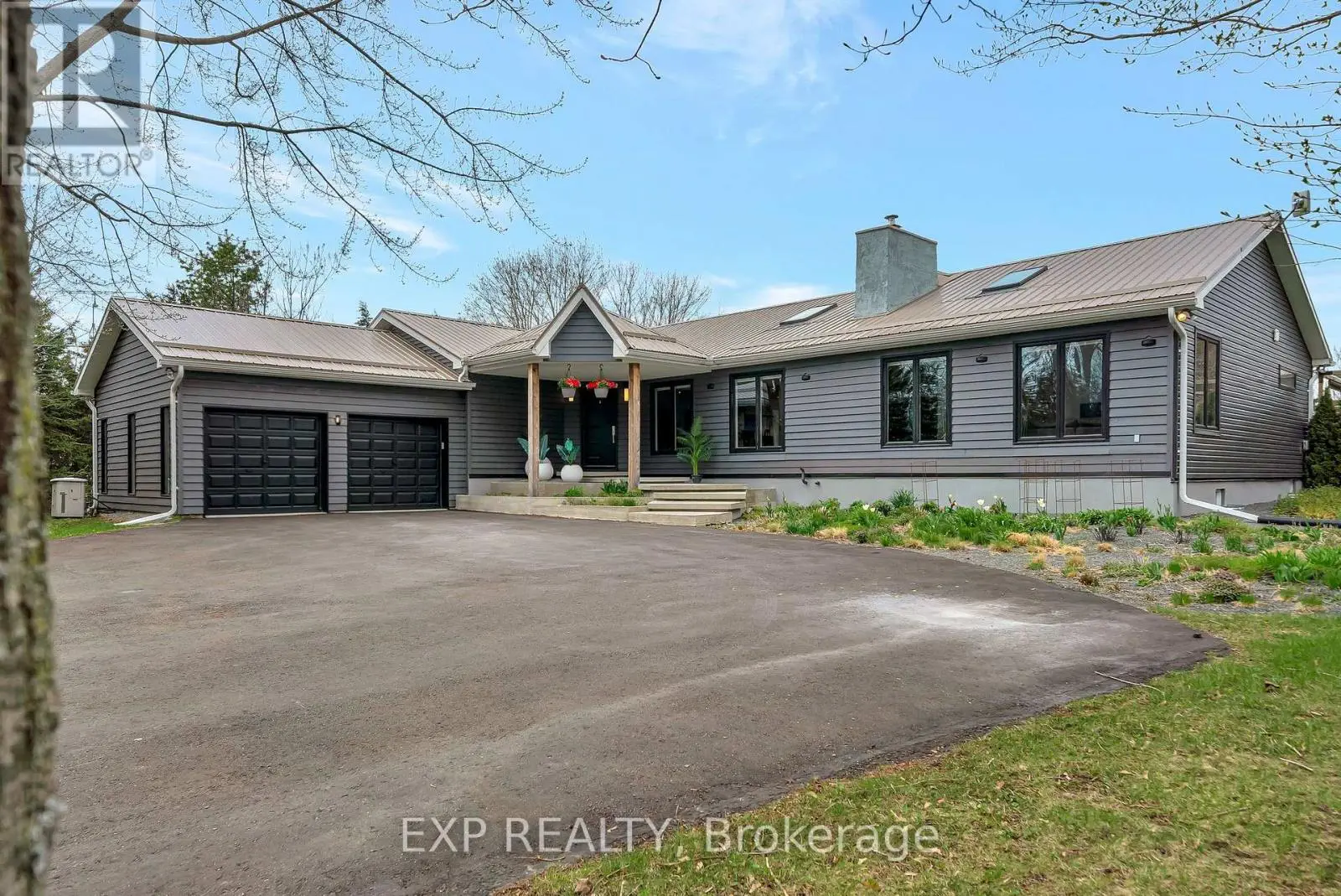 135 Hiscock Shores Road, Prince Edward County, Ontario  K0K 1L0 - Photo 1 - X12245802
