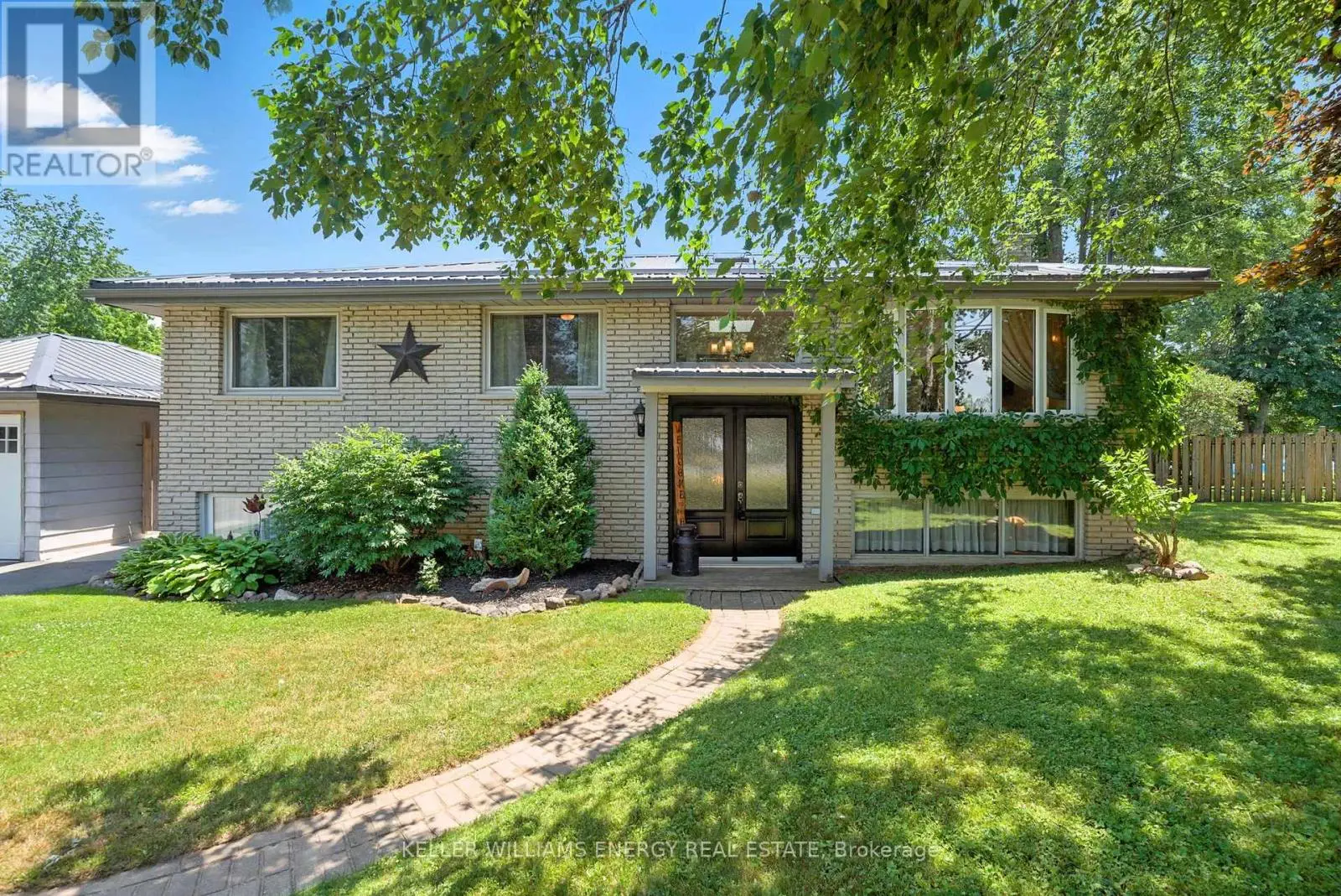685 Young Street, Selwyn, Ontario  K9J 6X2 - Photo 3 - X12246273