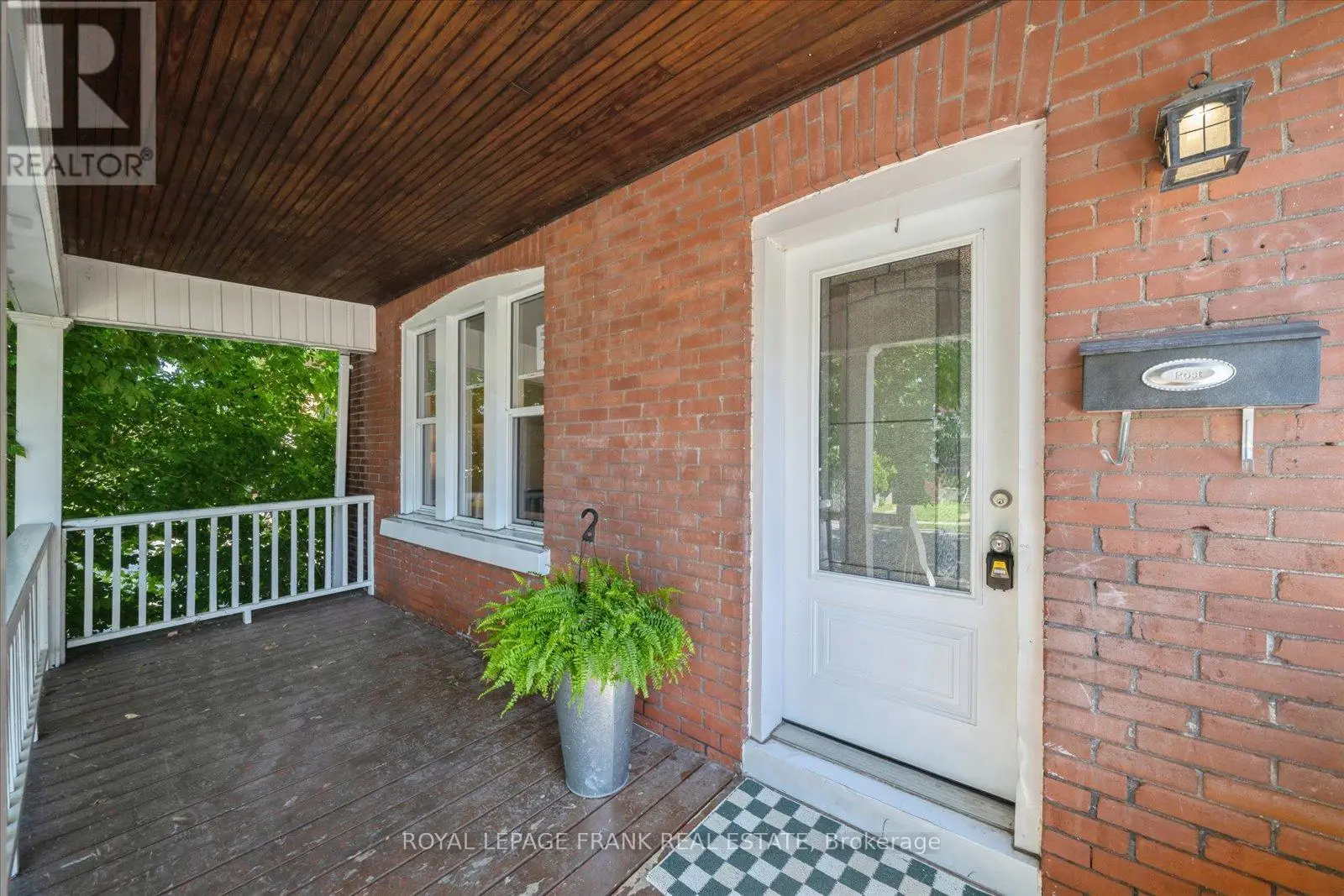159 Agnes Street, Oshawa, Ontario  L1G 1V3 - Photo 3 - E12246577